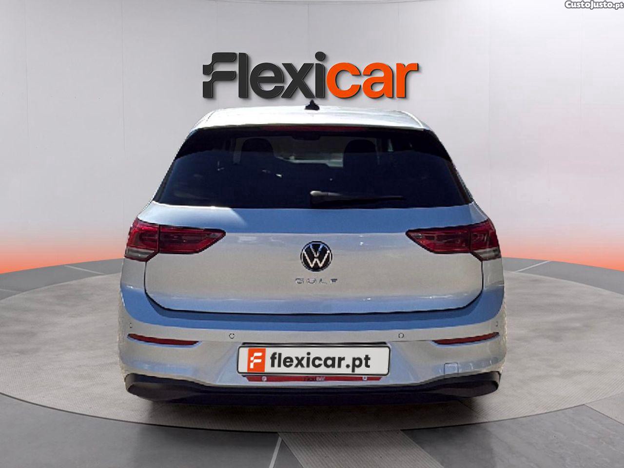 Volkswagen Golf 1.0 TSI Life — fotografia 12