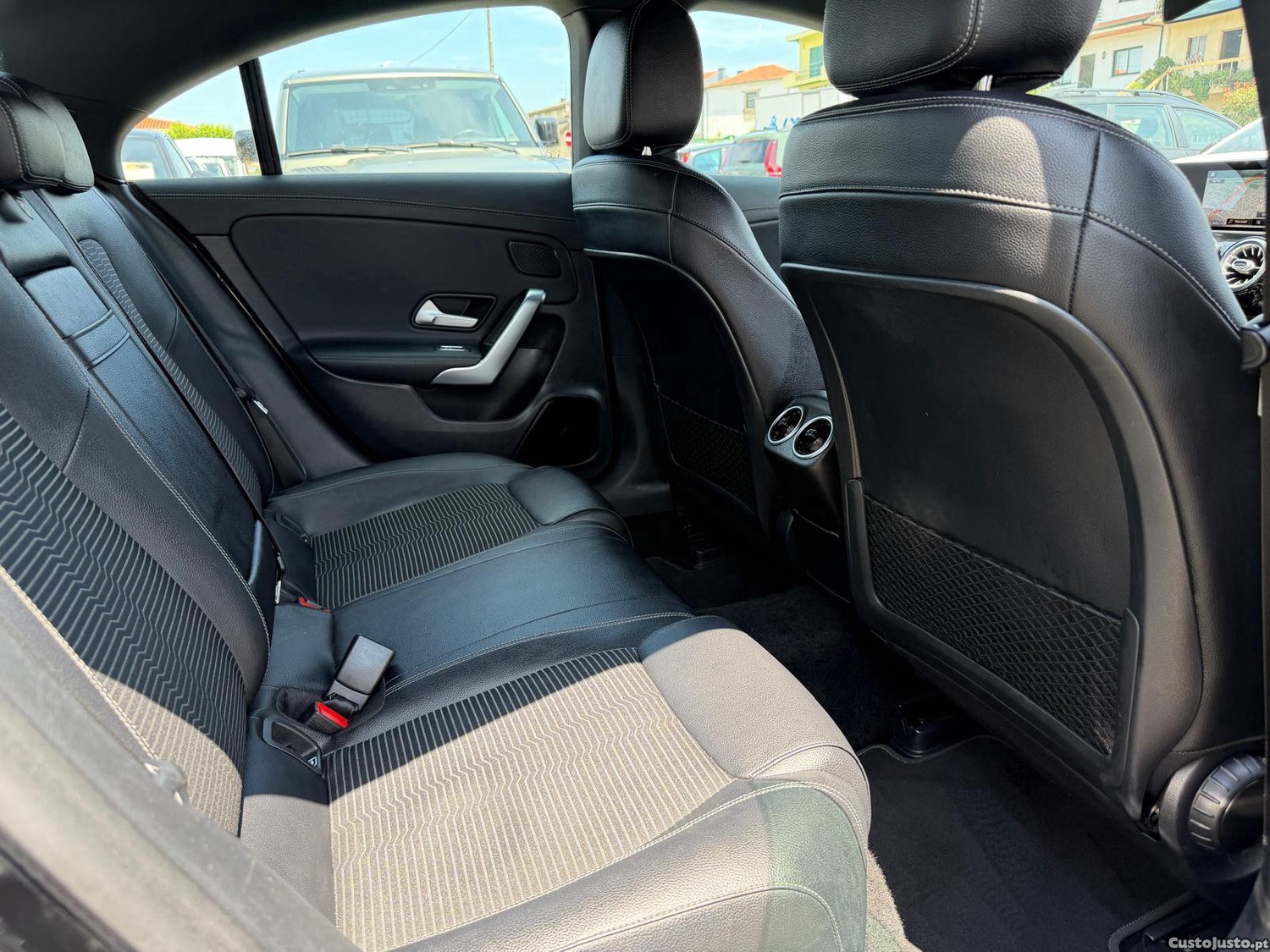 Mercedes-Benz CLA 180 d Progressive Aut. — fotografia 12
