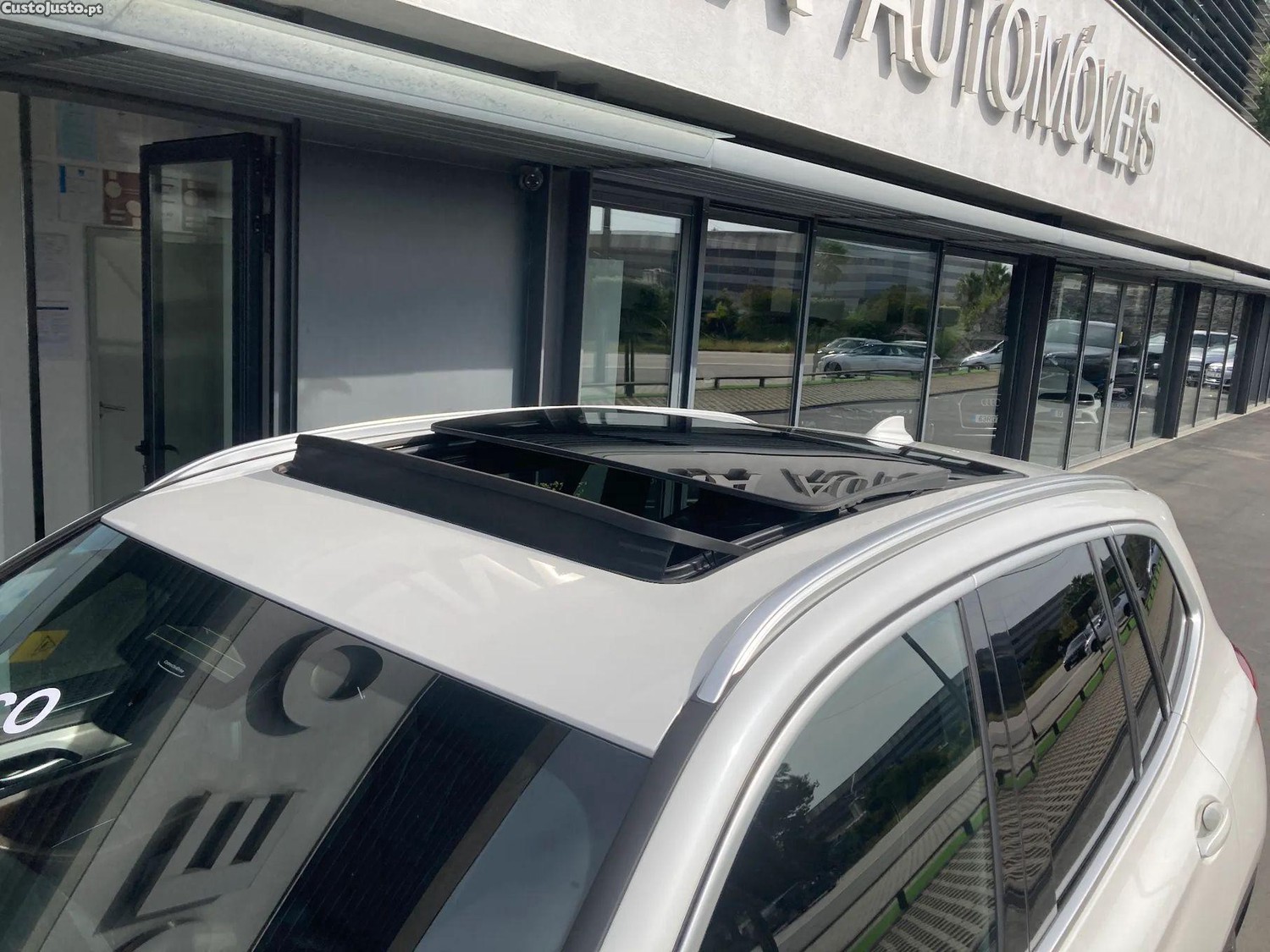 BMW iX3 Impressive — photo 4