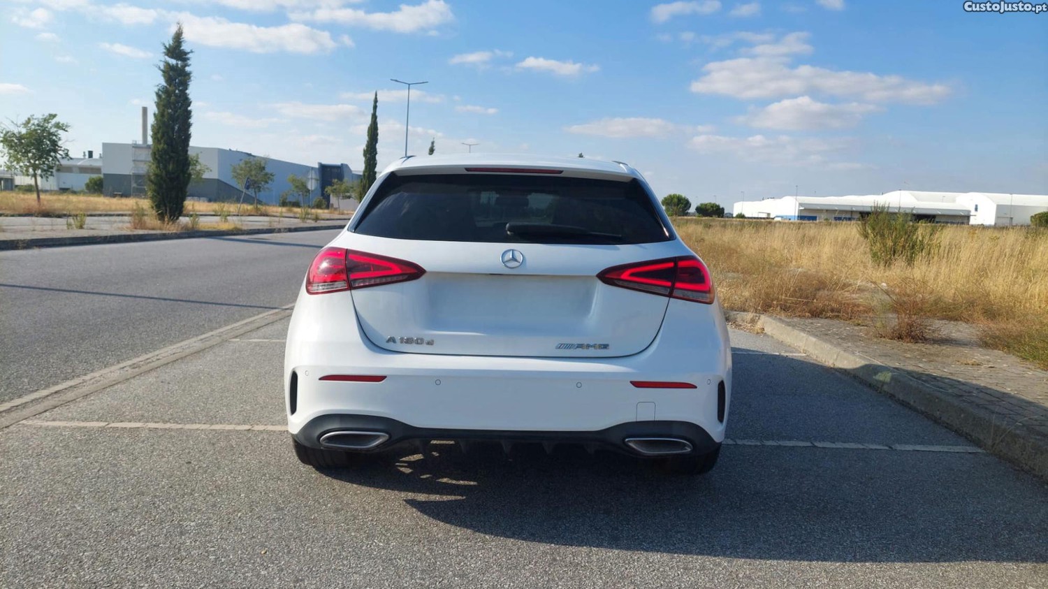 Mercedes-Benz A 180 d AMG Line — fotografia 3