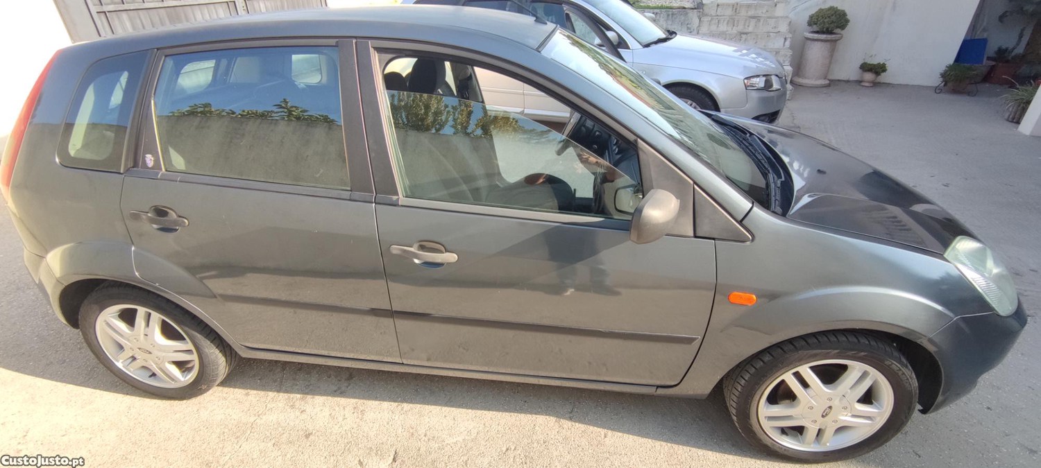 Ford Fiesta 1.2 — fotografia 10