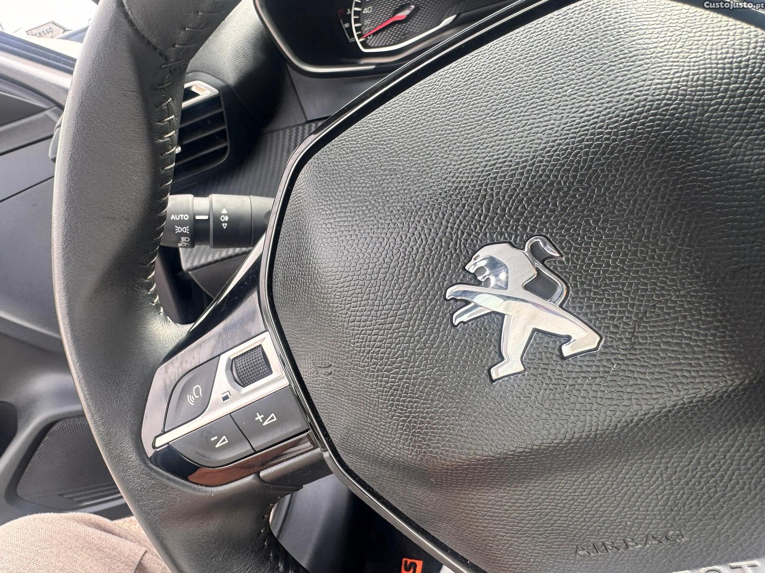 Peugeot 208 PureTech 82 Start & Stop Active — fotografia 5