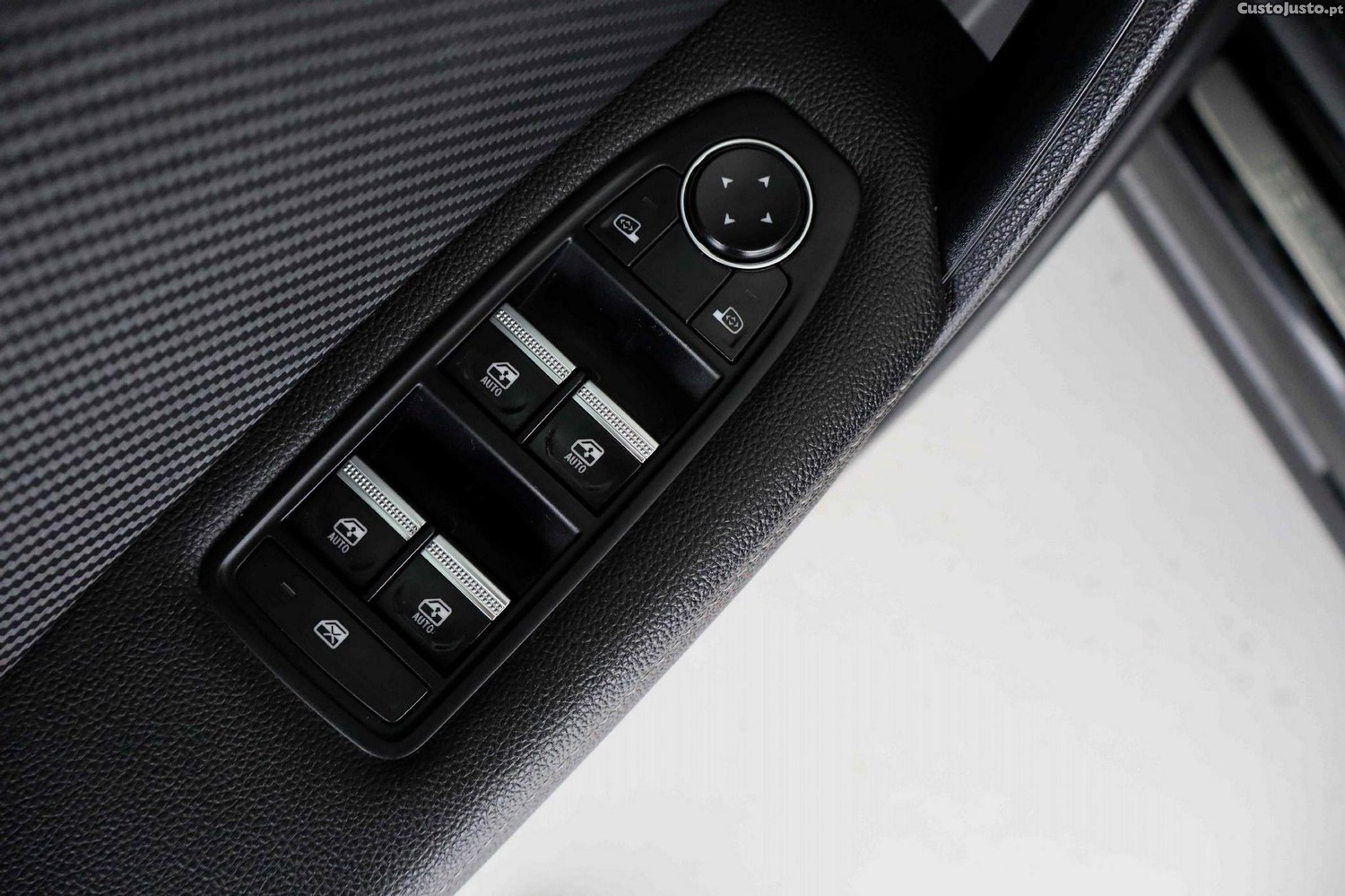 Renault Captur 1.0 TCe Techno — fotografia 17