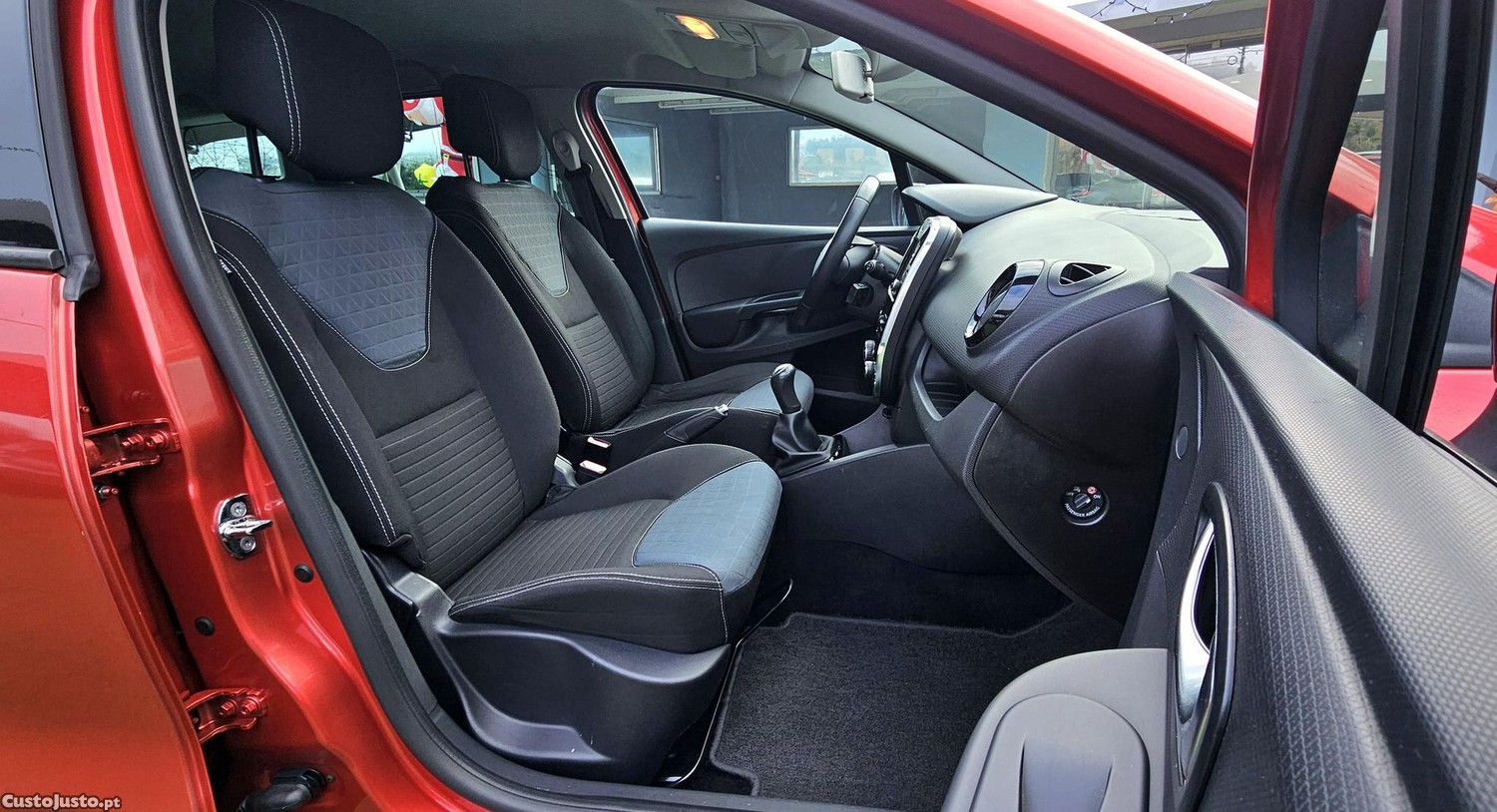 Renault Clio Sport Tourer 0.9 TCe Limited — fotografia 6