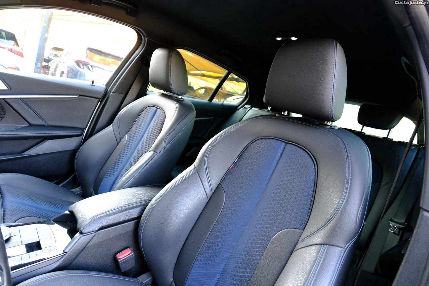 BMW 118 i Pack Desportivo M Auto — fotografia 17