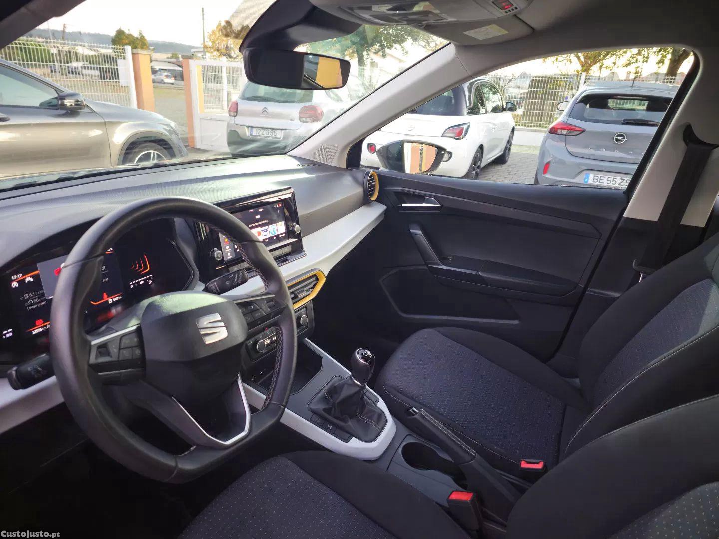 SEAT Arona 1.0 tsi style — fotografia 4