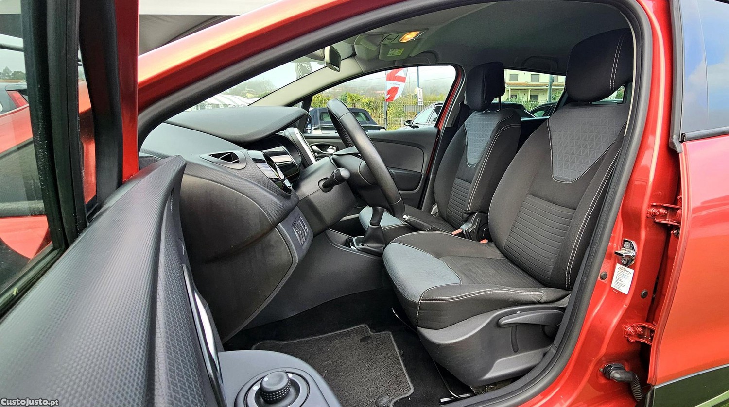 Renault Clio Sport Tourer 0.9 TCe Limited — fotografia 11