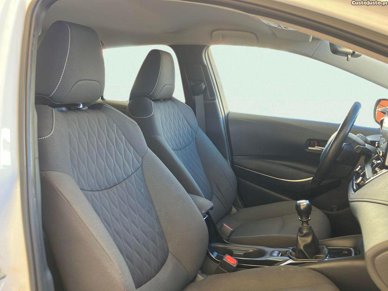 Toyota Corolla 1.5 VVT COMFORT — fotografia 6