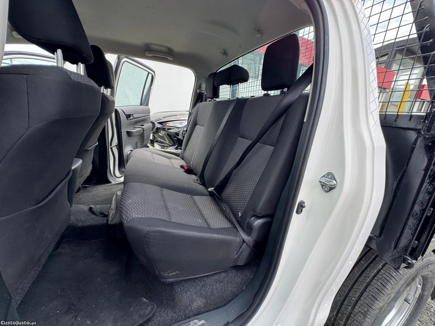 Toyota Hilux 2.4 D-4D 4x4 CD CM 5Lug 150cv — fotografia 12