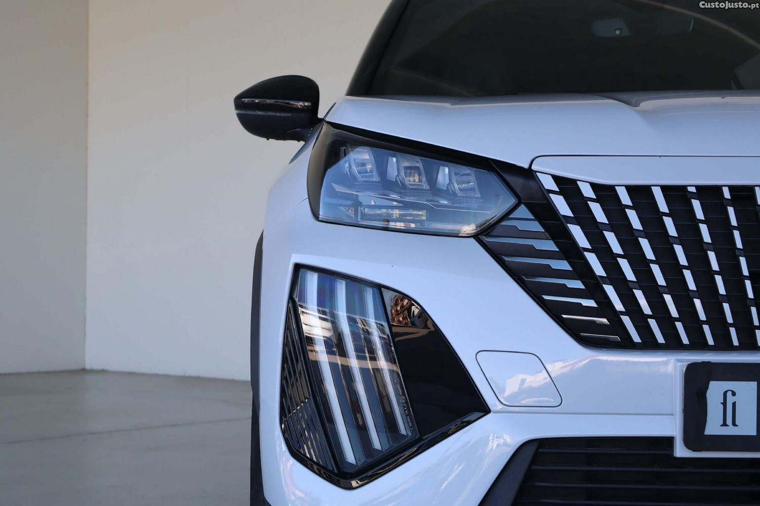 Peugeot 2008 54 kWh GT - 24 — photo 2