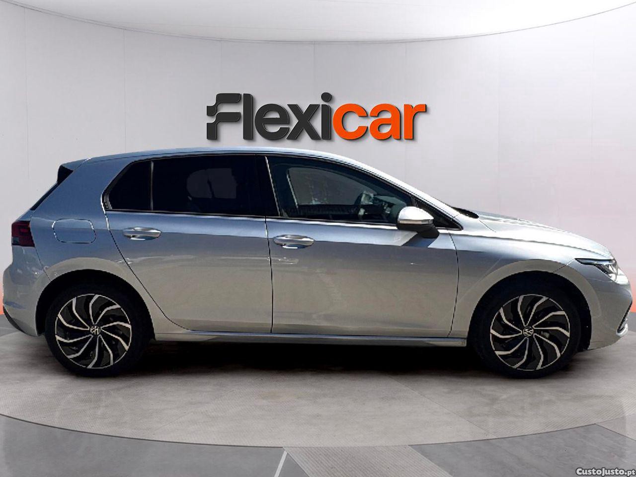 Volkswagen Golf 1.0 TSI Life — fotografia 9