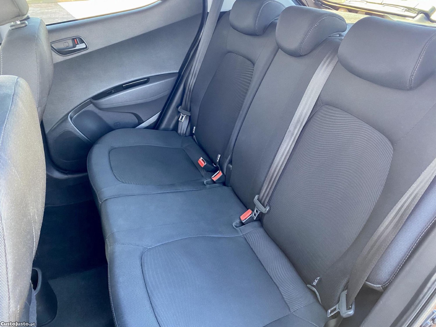 Hyundai i10 1.0 Gasolina — fotografia 3