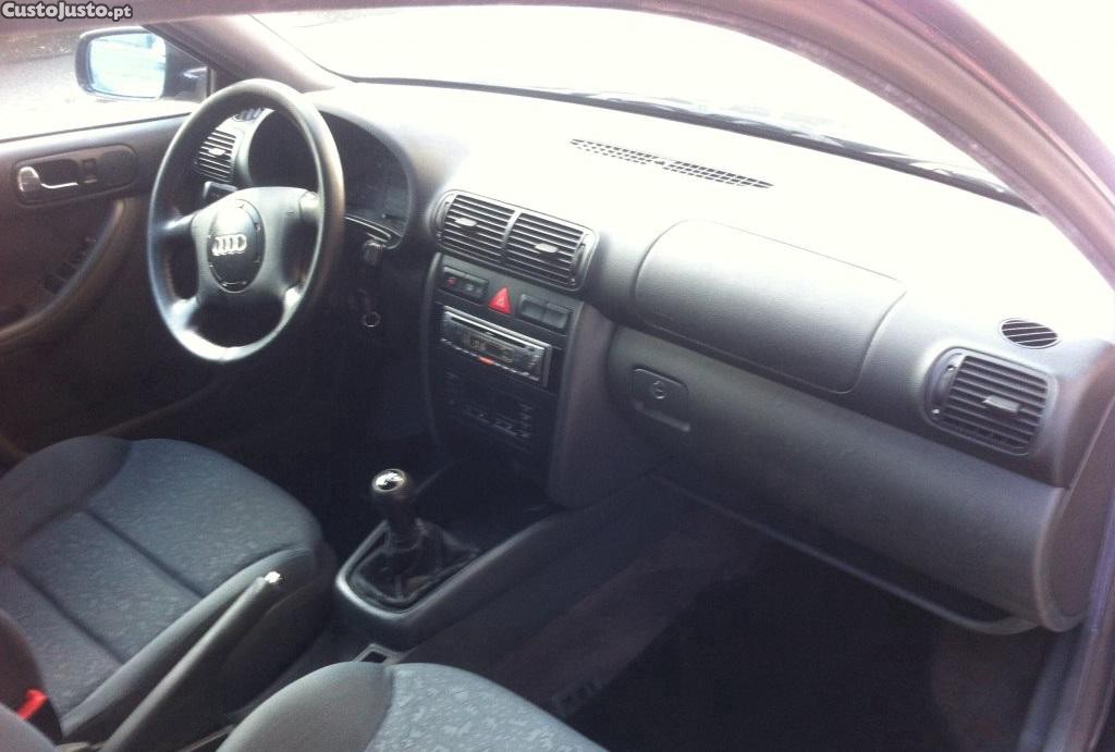 Audi A3 1.6 — fotografia 2