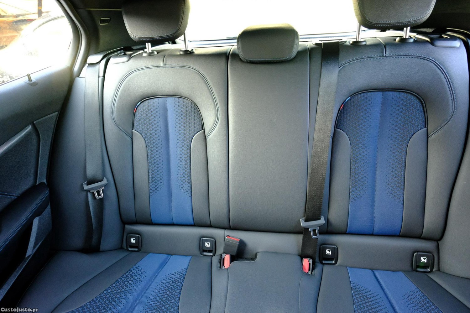 BMW 118 i Pack Desportivo M Auto — fotografia 16