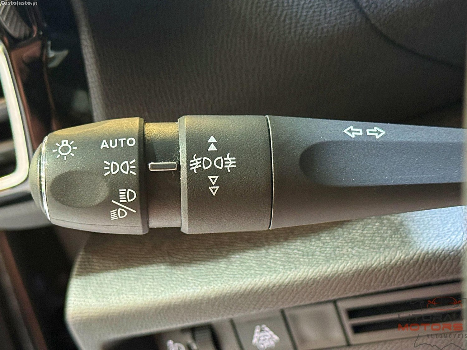 Citroën C4 1.2 PureTech Plus EAT8 — fotografia 3