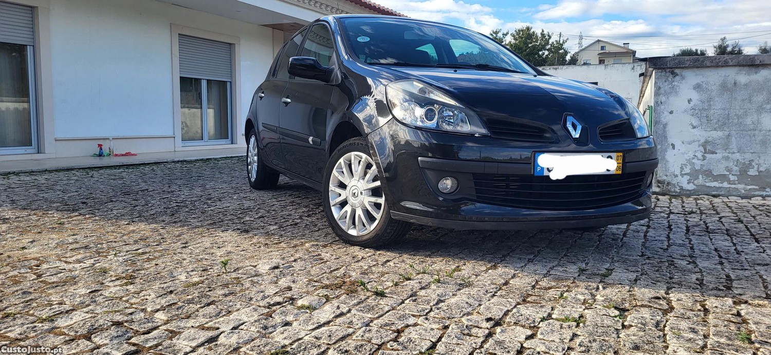 Renault Clio Clio III 1.5 dCi 85 CV - 07 — photo 2