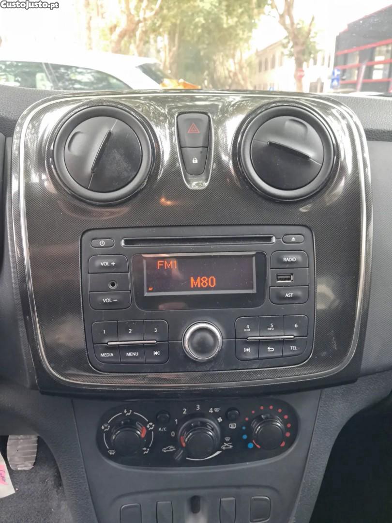 Dacia Sandero 1.0 Ambiance — fotografia 9