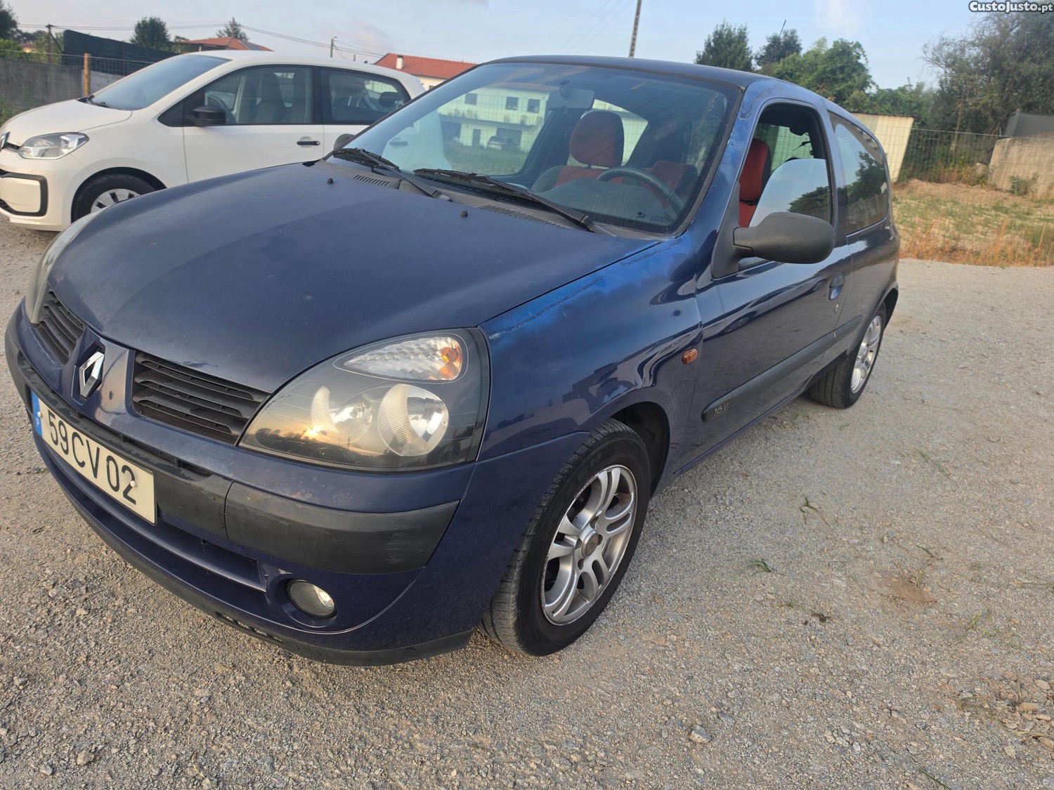Renault Clio 1.2 16V139000km — fotografia 14