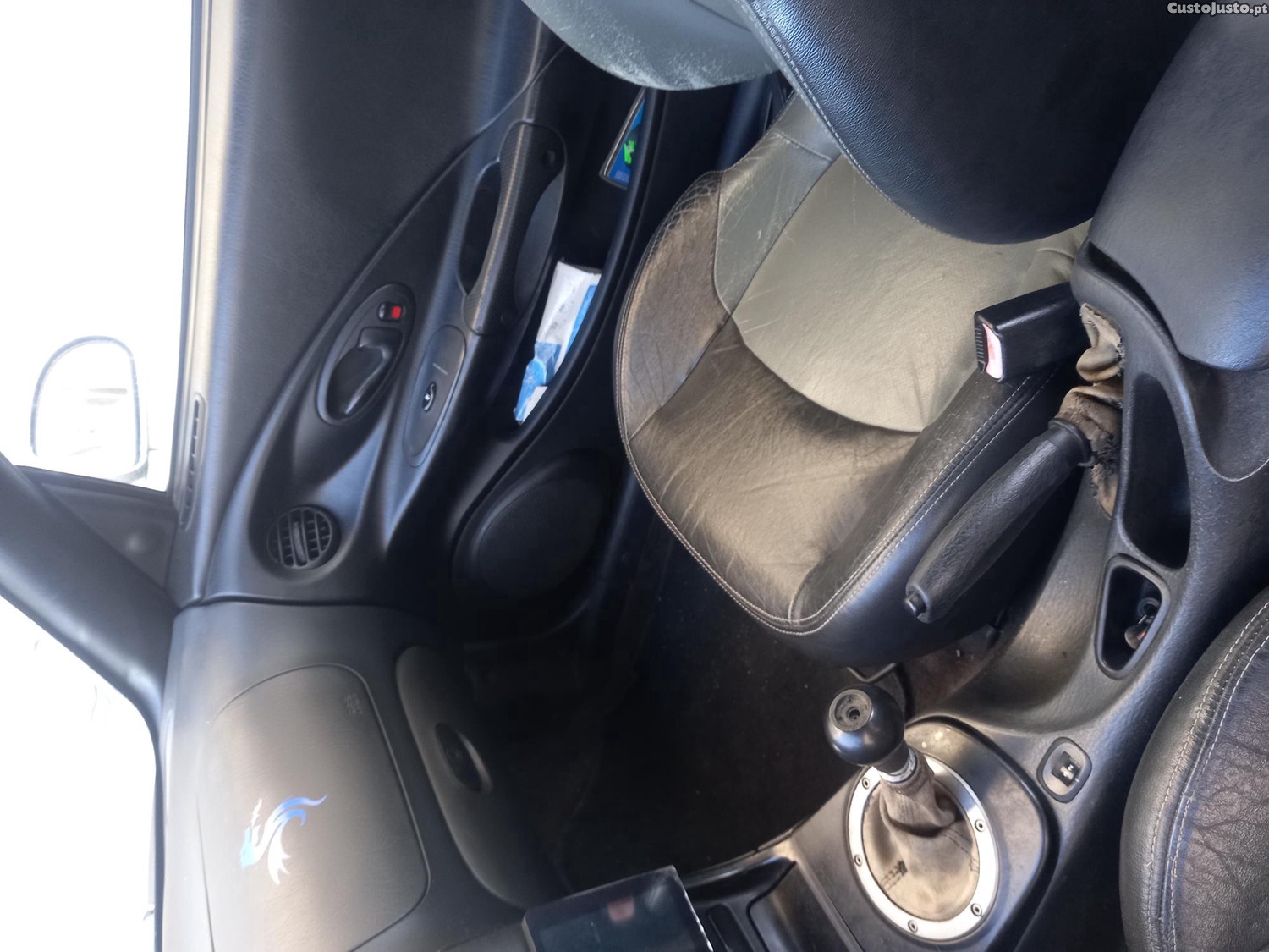 Hyundai Coupe — fotografia 5