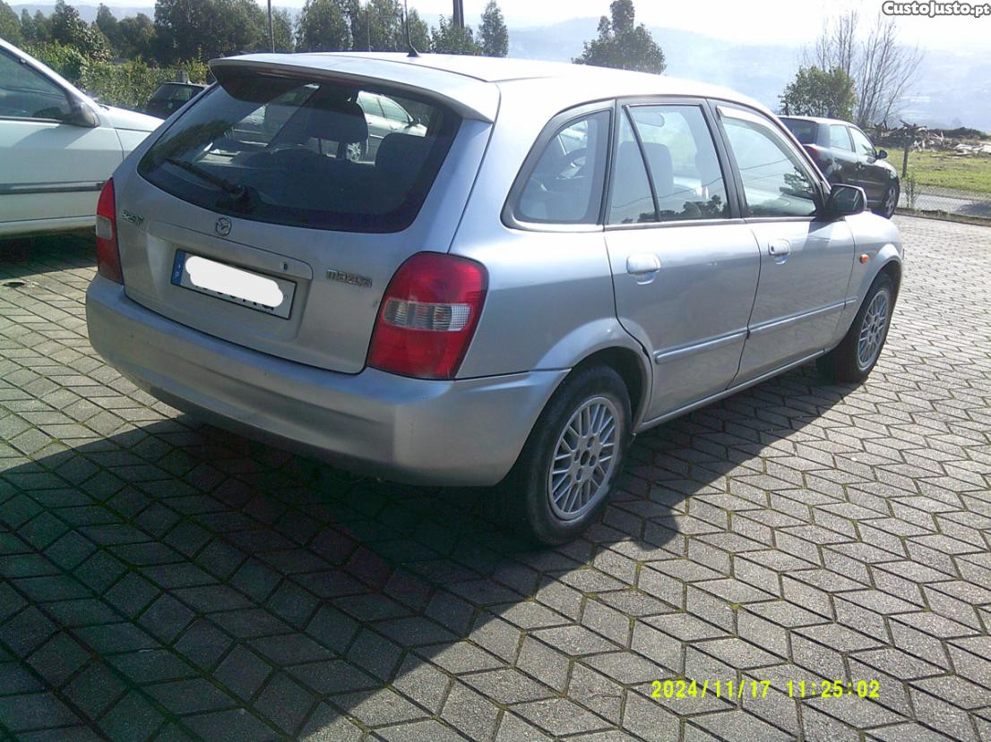 Mazda 2 (323/323F) — photo 4