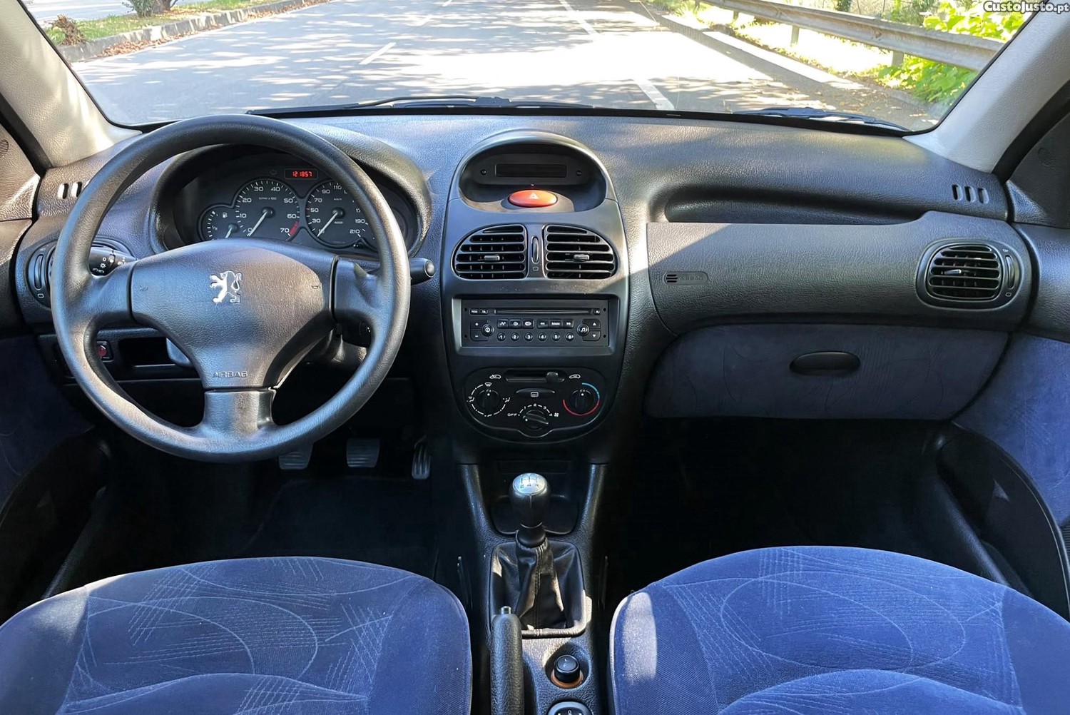 Peugeot 206 1.1 Premium Apenas 121000 kms 1 dono - 01 — photo 5