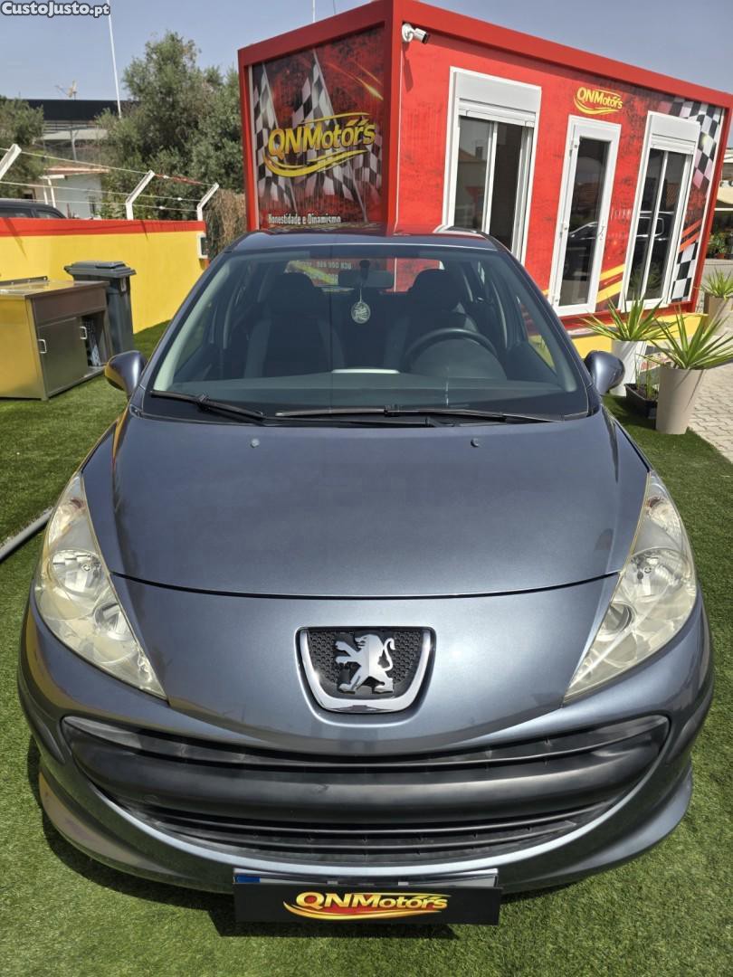 Peugeot 207 1.4 16V Trendy — fotografia 17