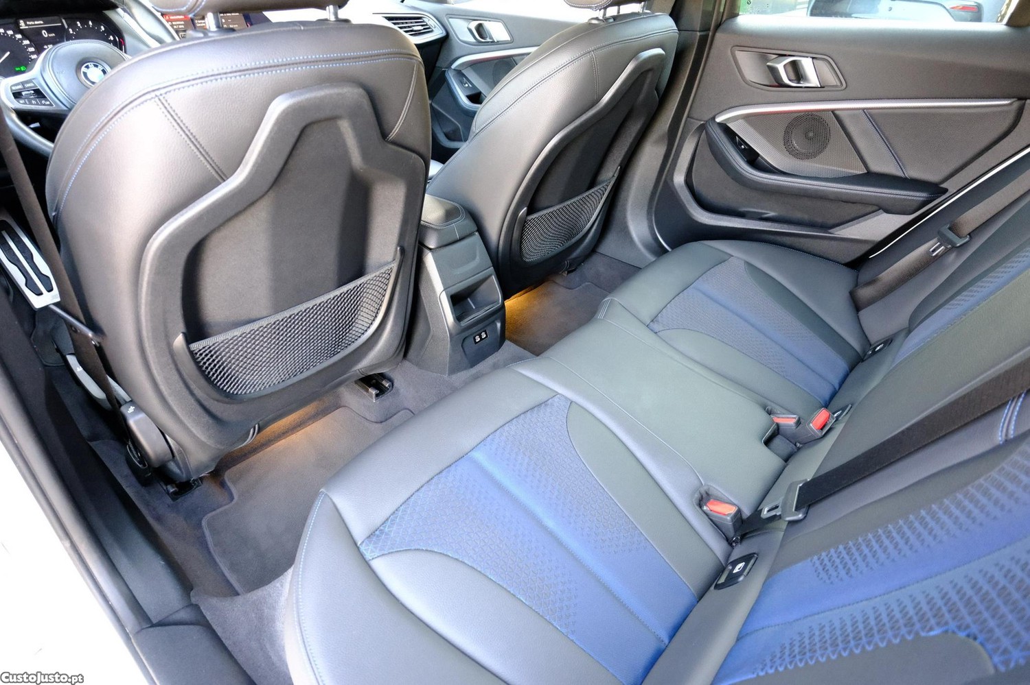 BMW 118 i Pack Desportivo M Auto — fotografia 15
