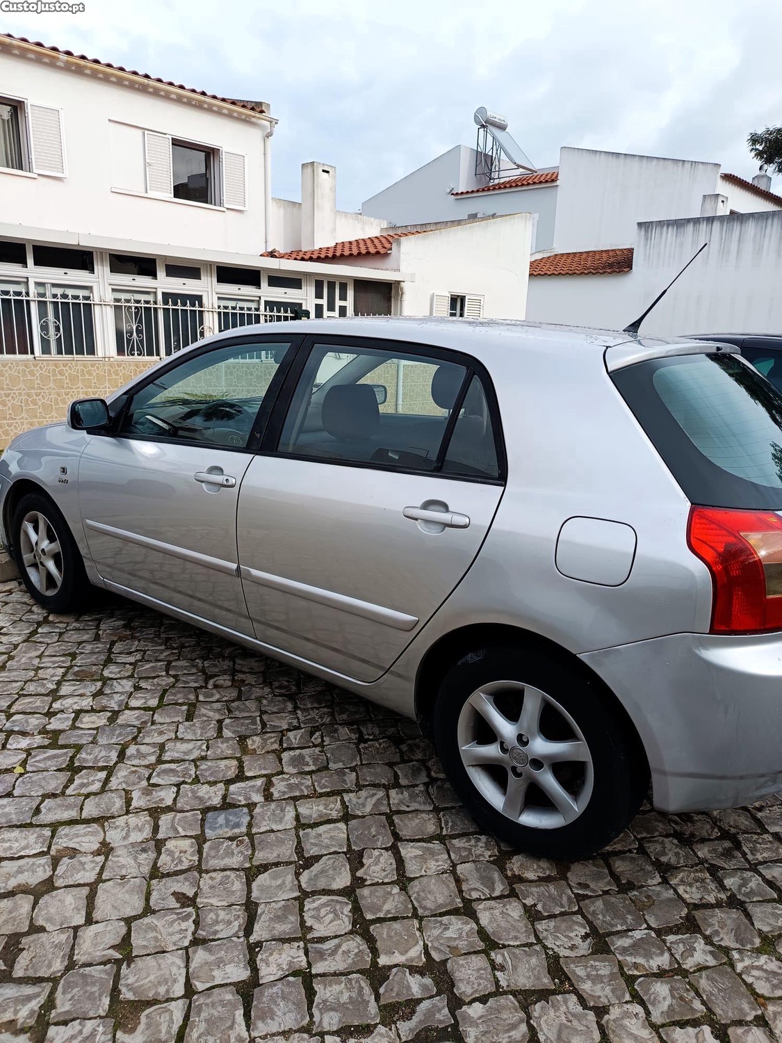 Toyota Corolla sedan — fotografia 5