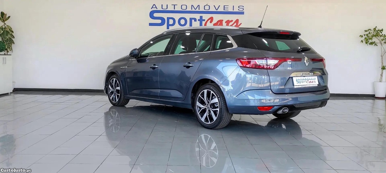 Renault Mégane 1.5 Blue dCi Bose Edition — photo 4
