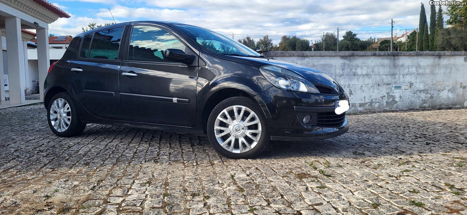 Renault Clio Clio III 1.5 dCi 85 CV - 07 — photo 4