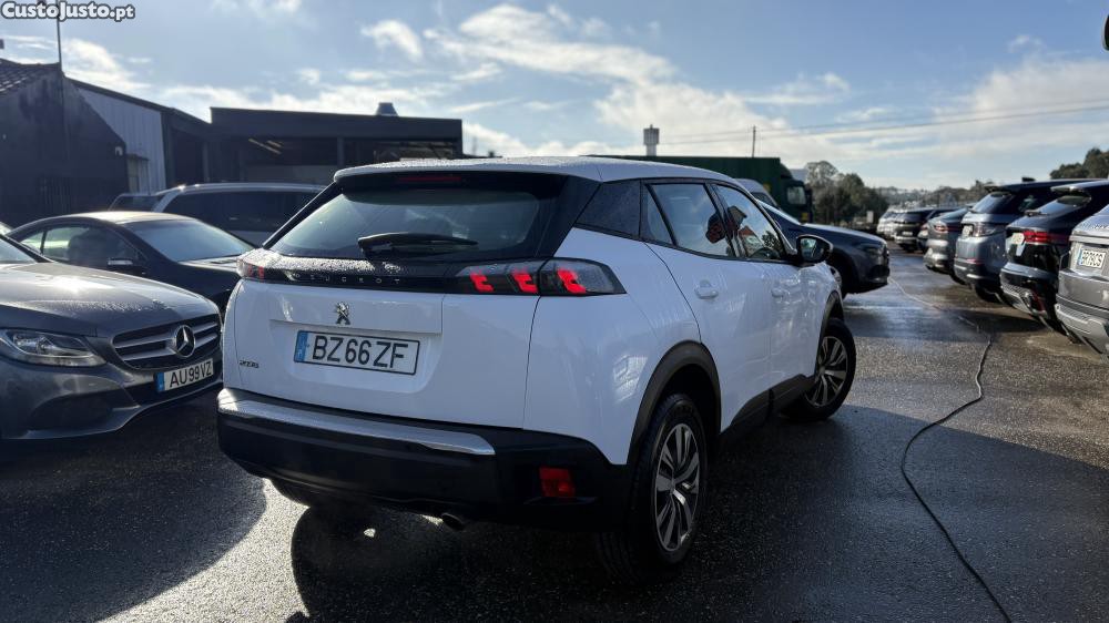 Peugeot 2008 BlueHDi 110 Active P - 21 — photo 4