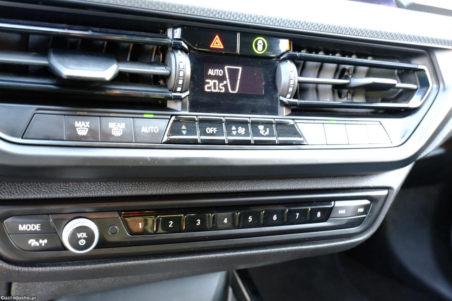 BMW 118 i Pack Desportivo M Auto — fotografia 7