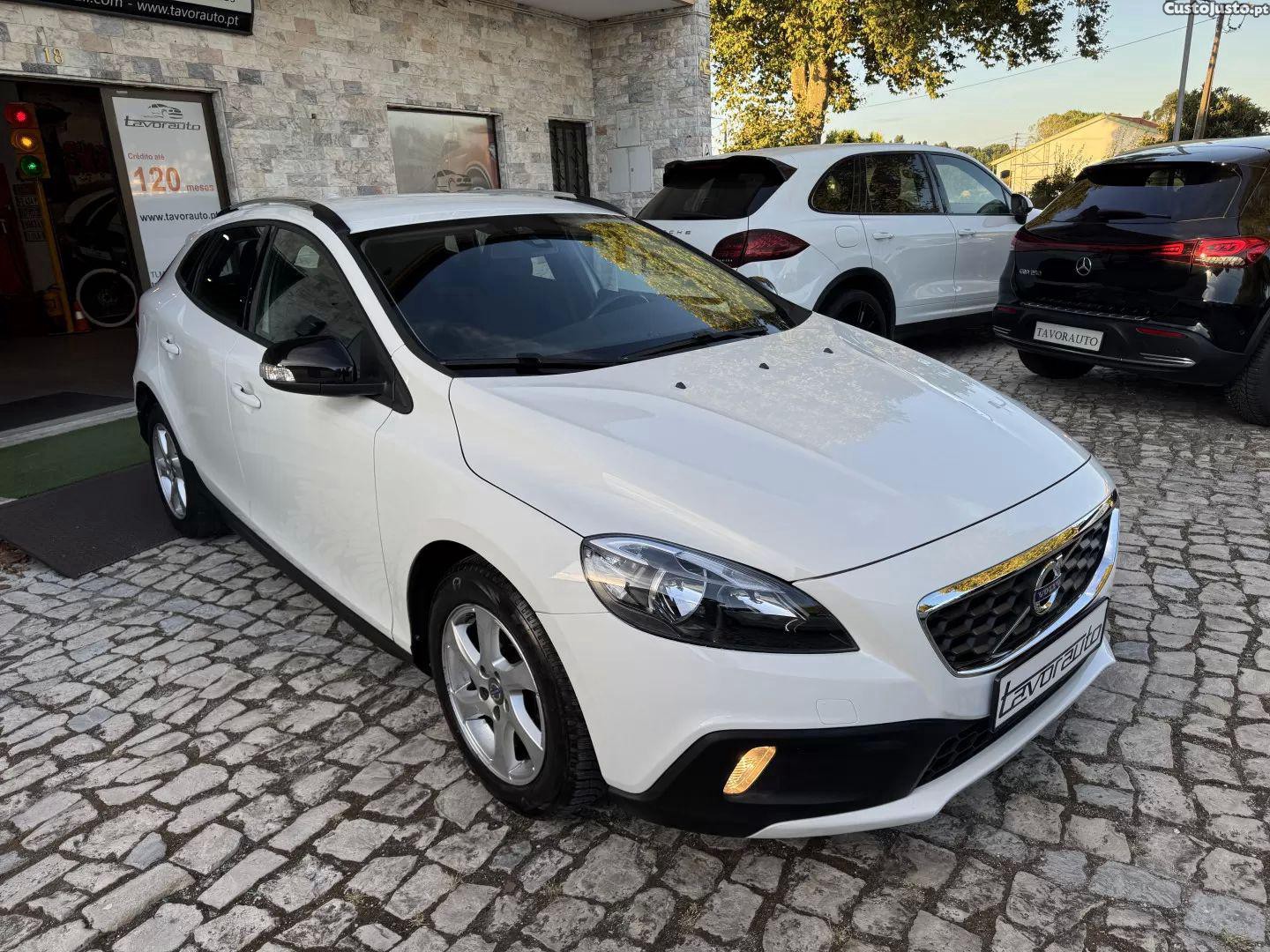 Volvo V40 1.6 d2 momentum — photo 2