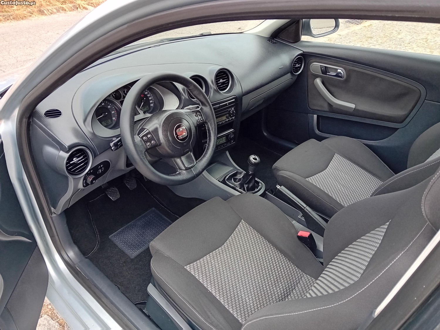 SEAT Ibiza 1.2i Sport — fotografia 6
