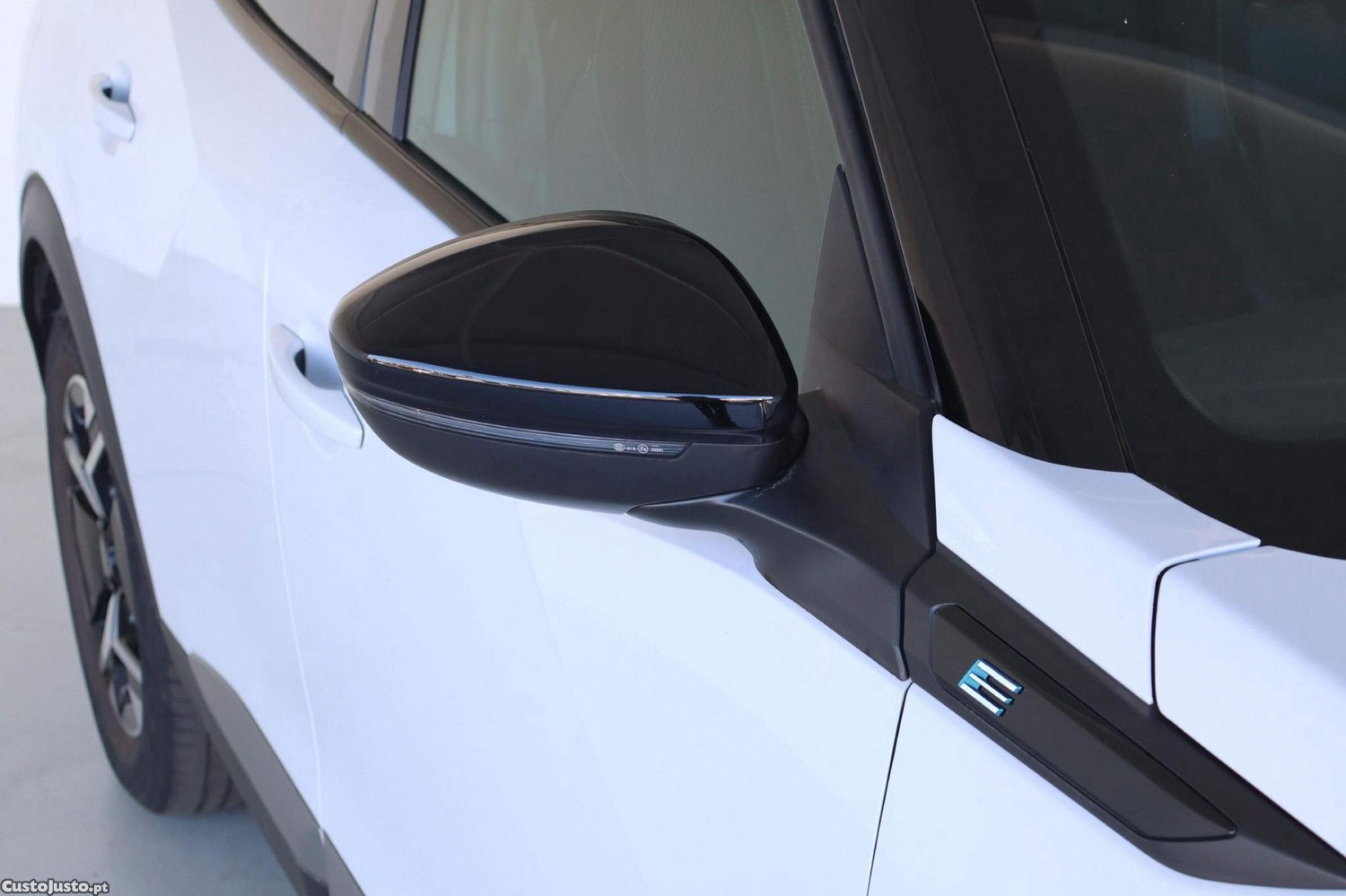 Peugeot 2008 54 kWh GT - 24 — photo 5