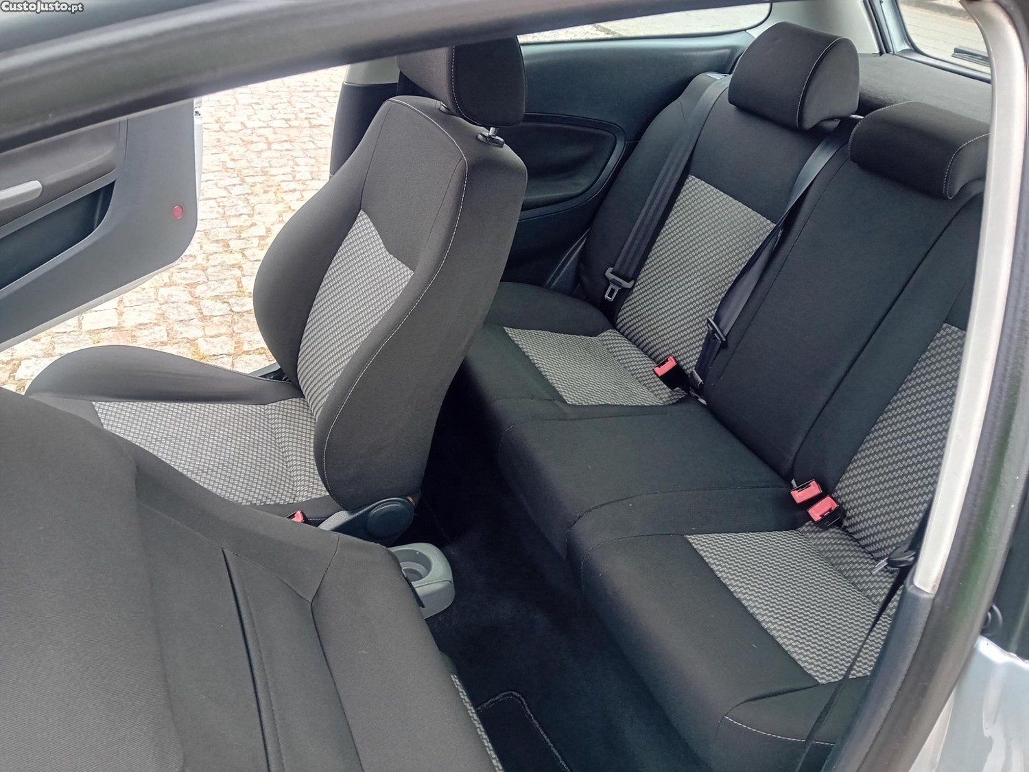 SEAT Ibiza 1.2i Sport — fotografia 2