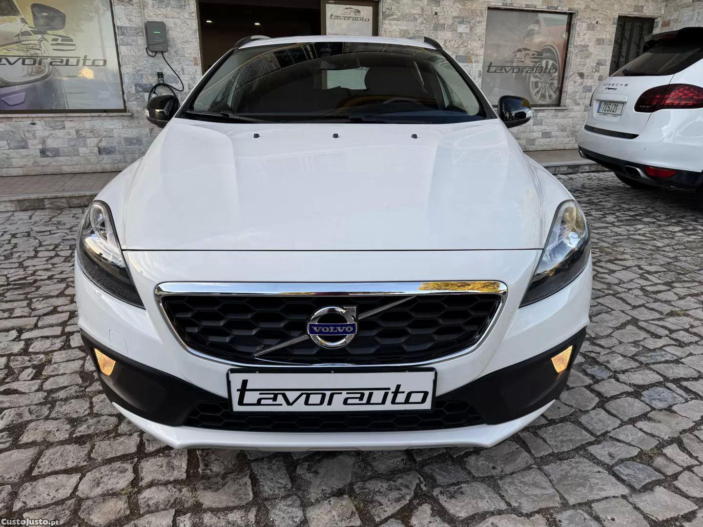 Volvo V40 1.6 d2 momentum — photo 3