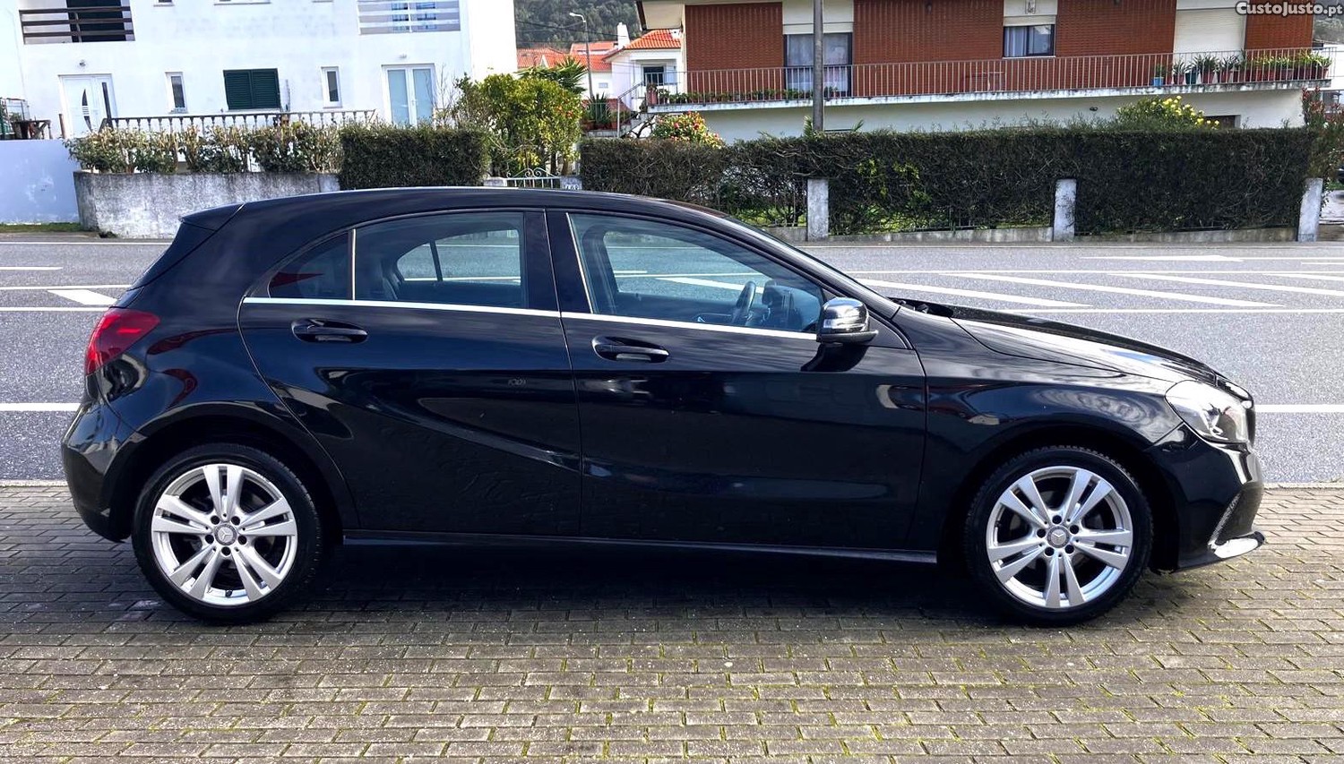 Mercedes-Benz A 180 d URBAN 7G-DCT — fotografia 4