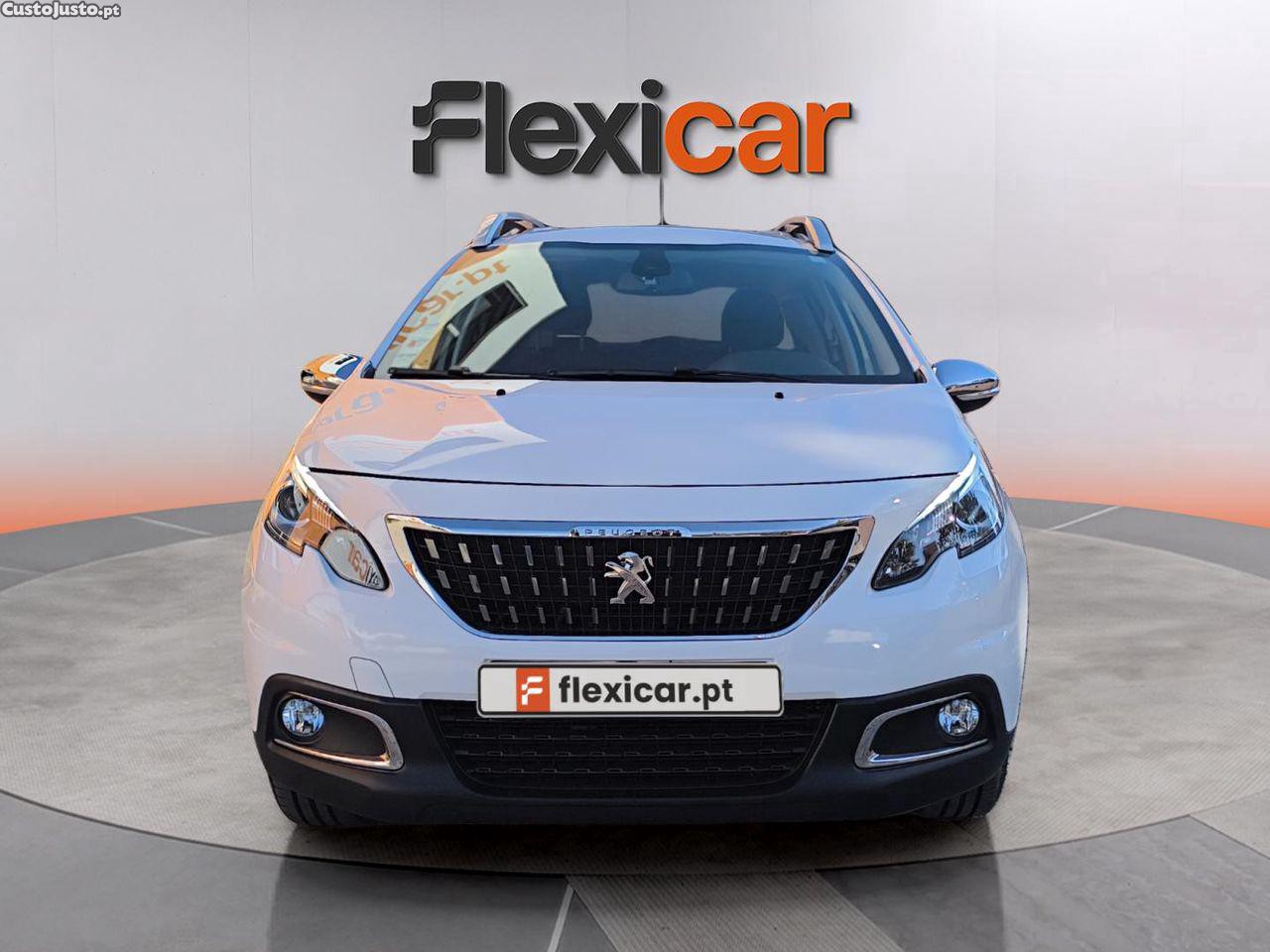Peugeot 2008 1.2 PureTech Style — photo 2
