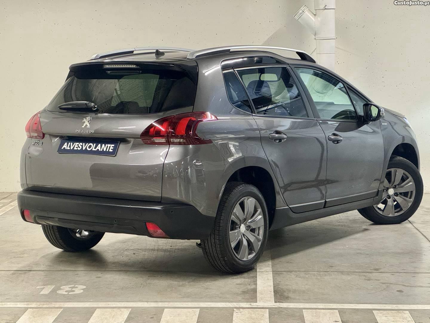 Peugeot 2008 1.2 PureTech Style — photo 4
