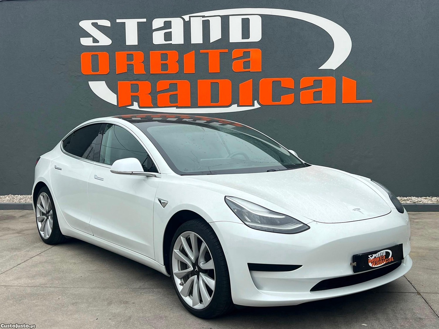 Tesla Model 3 Standard RWD Plus — fotografia 17