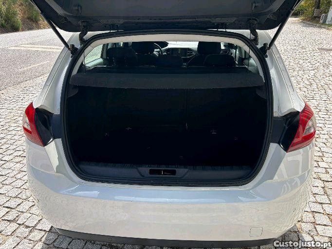 Peugeot 308 HDI — fotografia 5