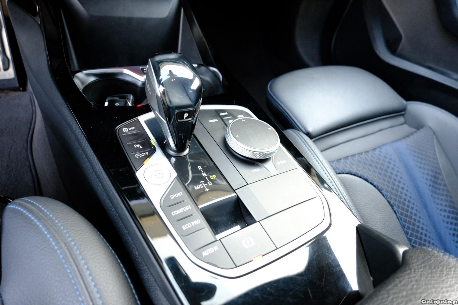 BMW 118 i Pack Desportivo M Auto — fotografia 9