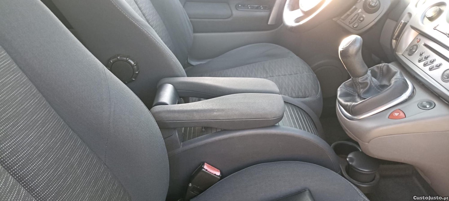 Renault Mégane Scenic 1.4 Gasolina Muito Bom-Sò 86000kms Reais — fotografia 7