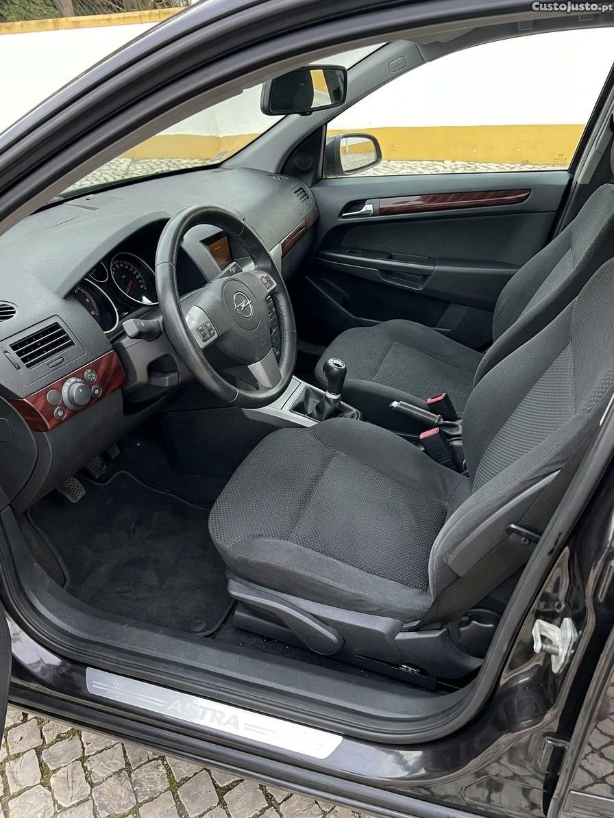 Opel Astra 1.7 Diesel — photo 4