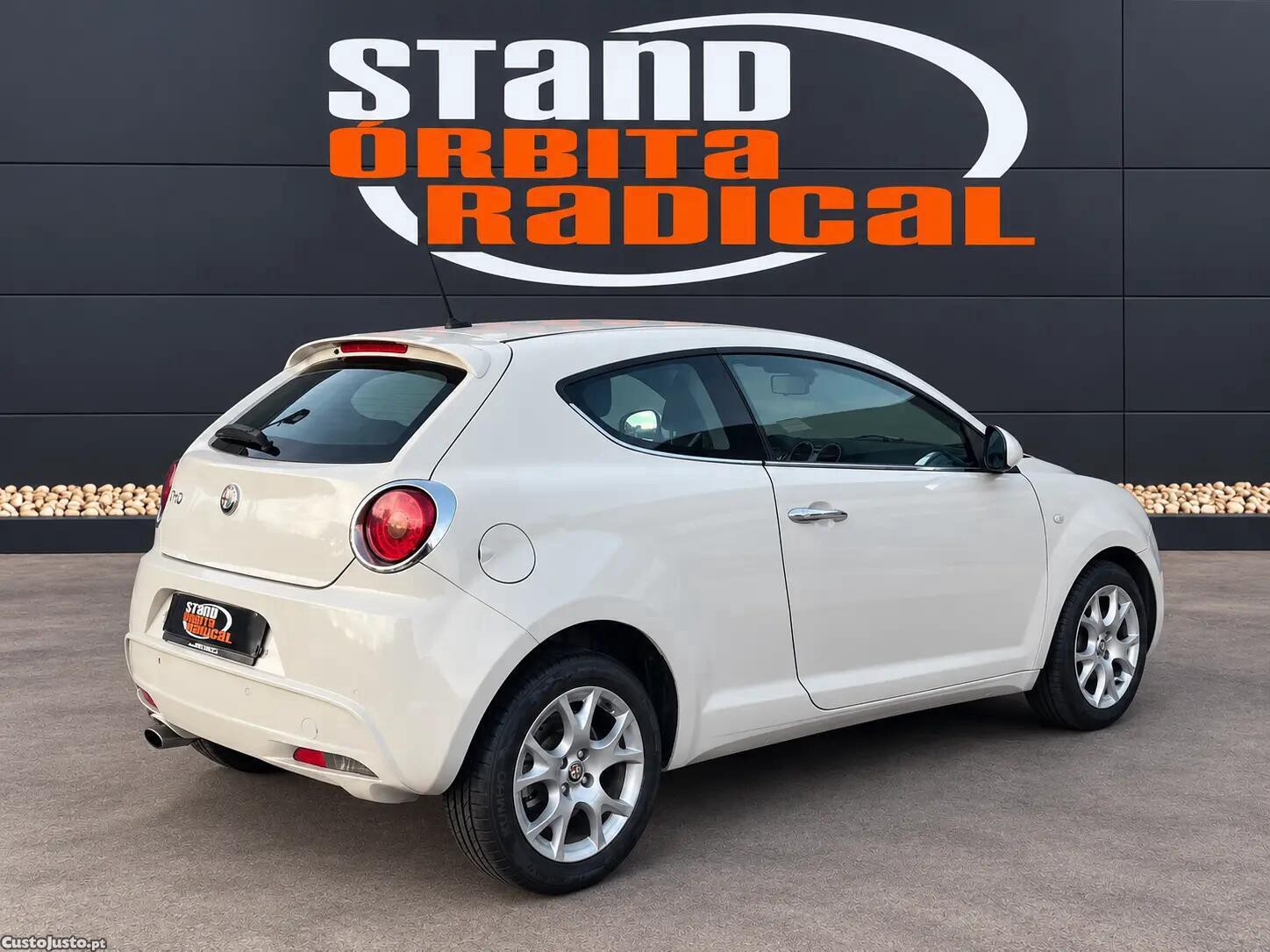 Alfa Romeo Mito 1.3 JTD Distinctive S&S - 12 — photo 2
