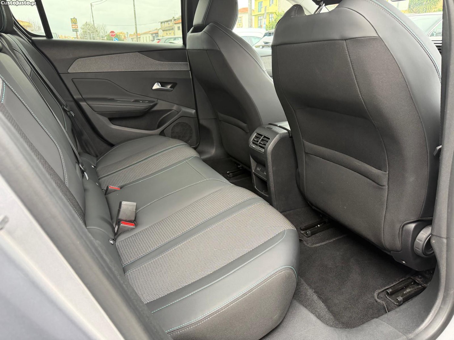 Peugeot 308 1.2 PureTech Allure — fotografia 13