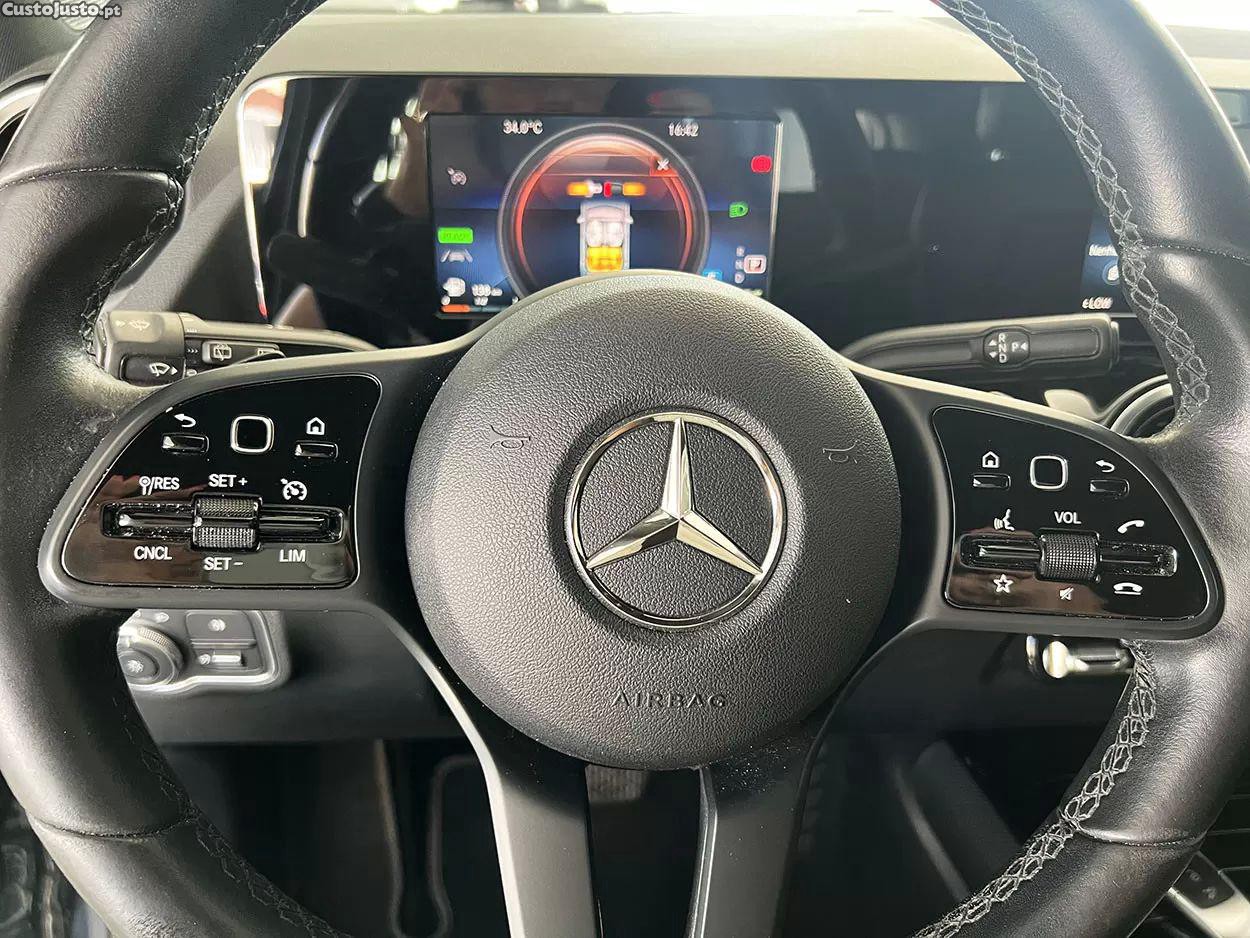 Mercedes-Benz GLA 250 E — fotografia 3