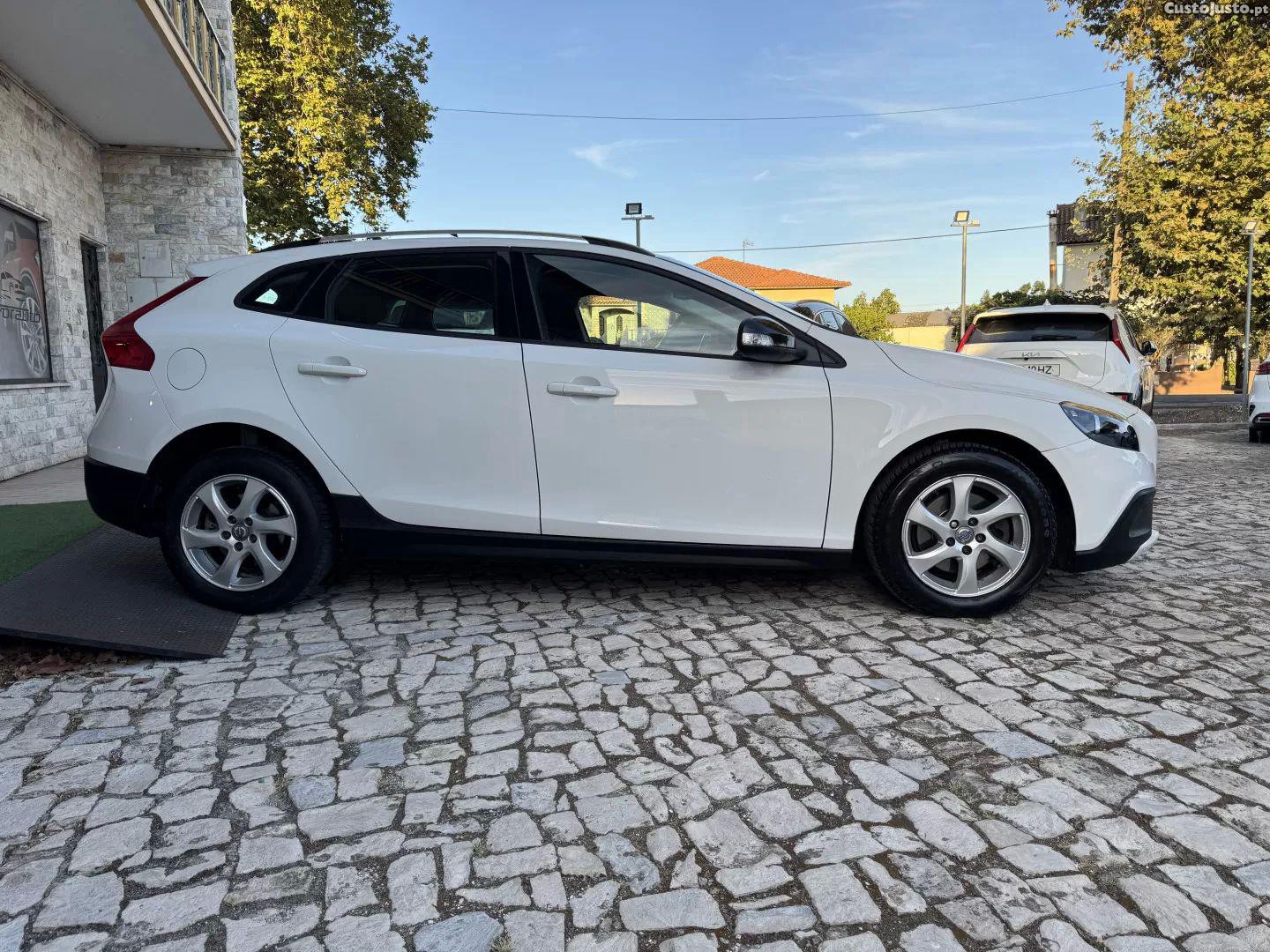Volvo V40 1.6 d2 momentum — photo 5