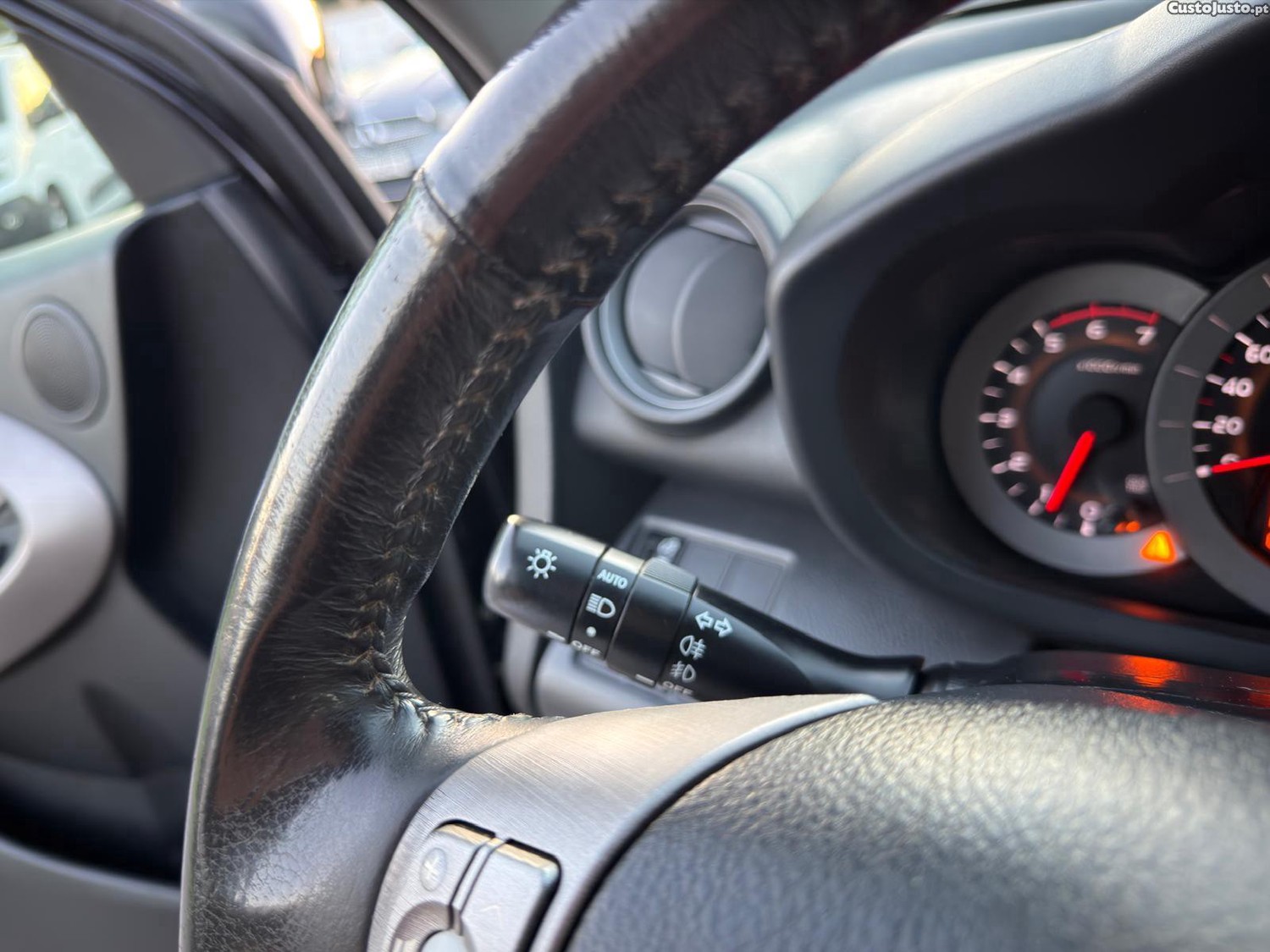 Toyota RAV4 2.2 D-4D X — fotografia 5